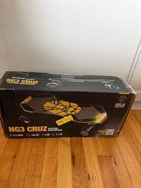 NG3 Cruz Electric Skateboard - Black and Yellow